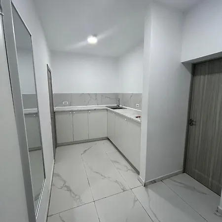 דירה Downtown Party Flats *